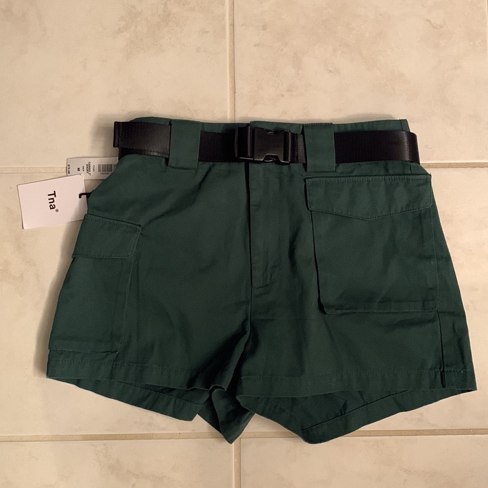 Aritzia Tna Cargo 3" Short Kelp Medium High Waisted Belted Short